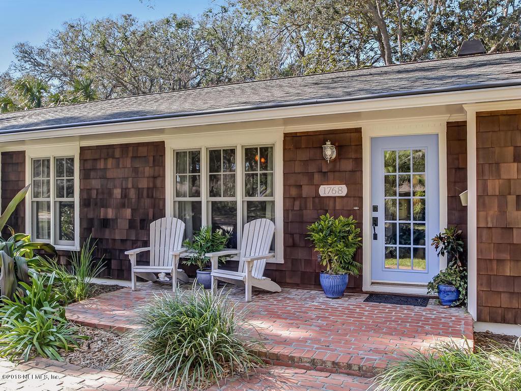 1768 Park Ter - Photo 1