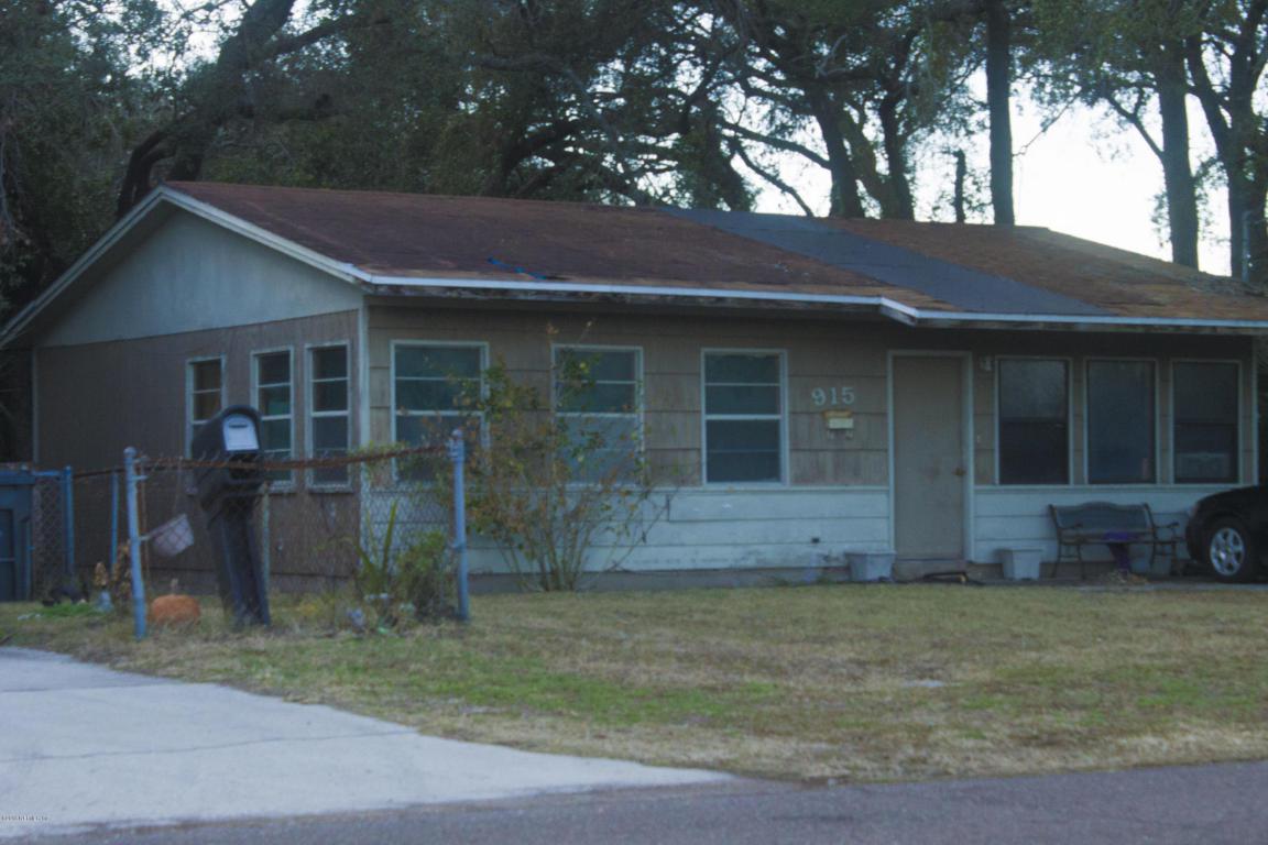 915 10TH St - Photo 1