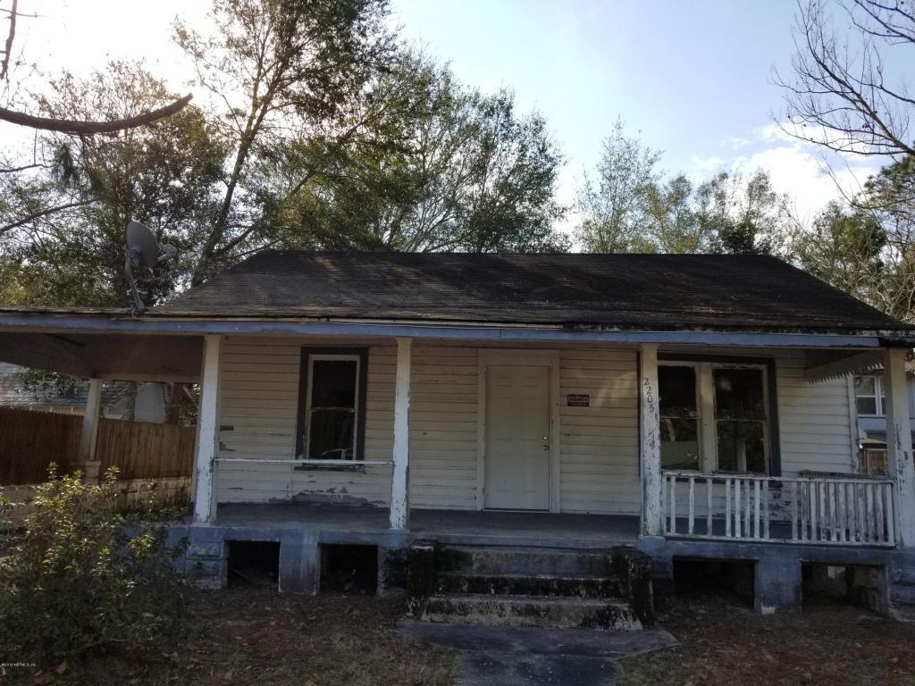 2205 Geary Ave - Photo 1