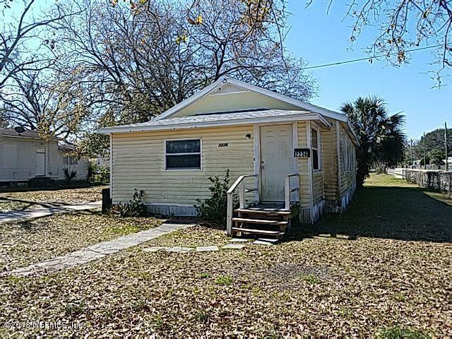 2236 Danson St - Photo 1