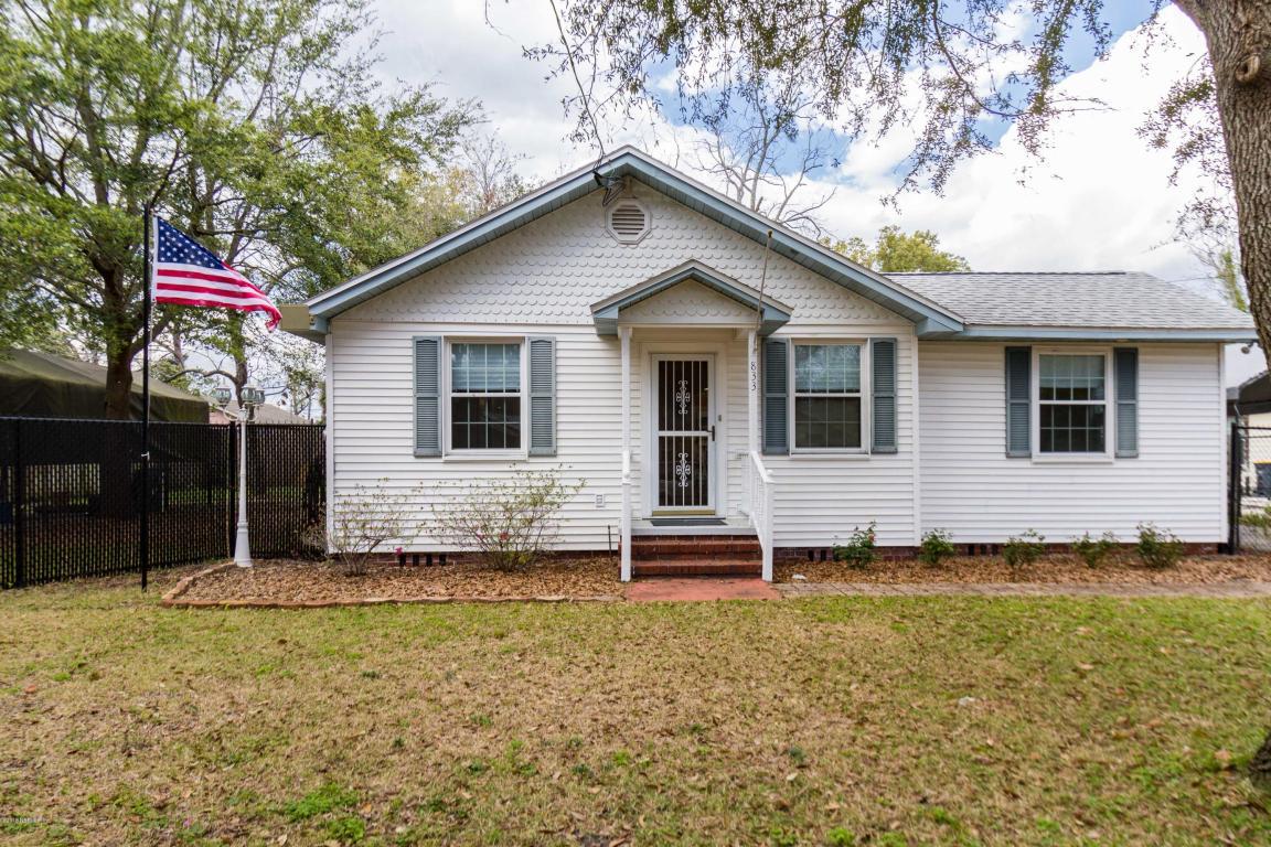 833 Lynton St - Photo 1