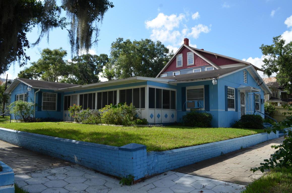 348 10TH St - Photo 1