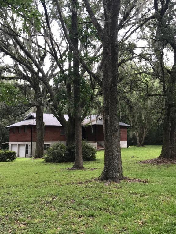 2061 Wisteria Ln - Photo 1