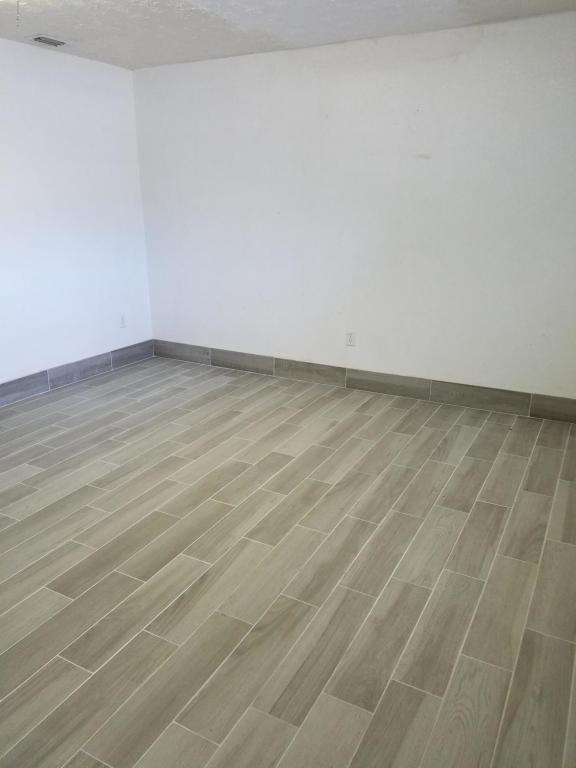 4547 Wesconnett Blvd - Photo 1