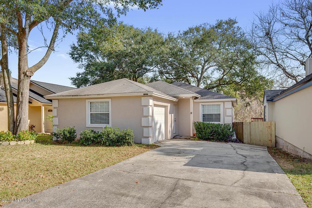 1223 Brookwood Forest Blvd - Photo 1