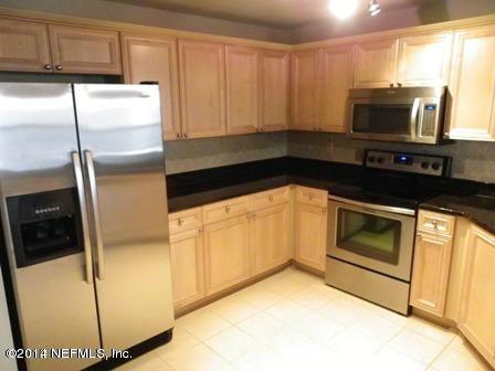 400 Bay St - Photo 1