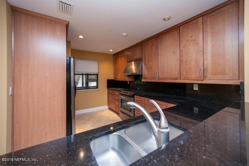 1604 Arcadia Dr - Photo 1