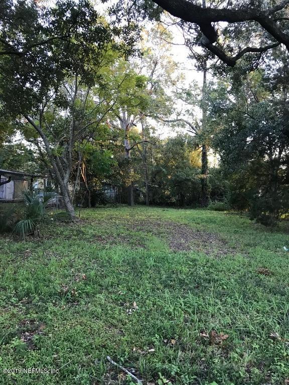 1052 18TH St - Photo 1
