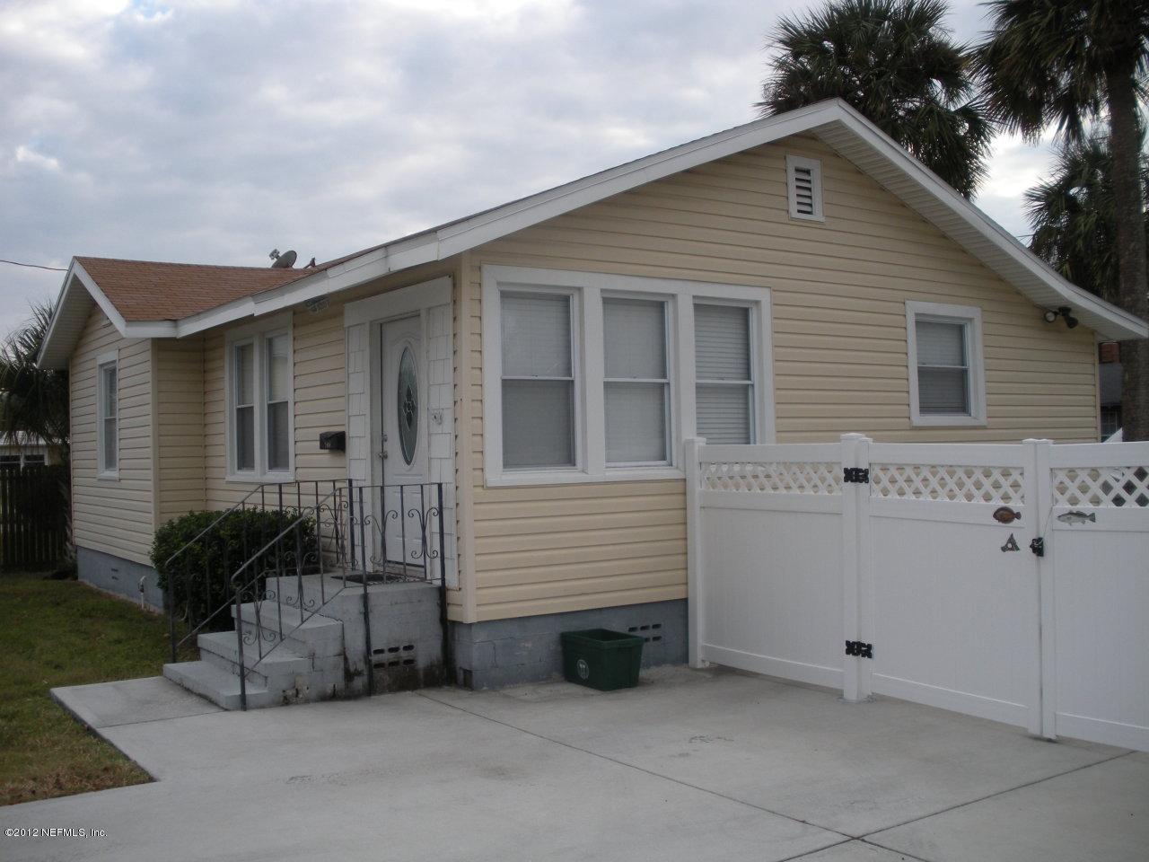 1908 2ND St - Photo 1