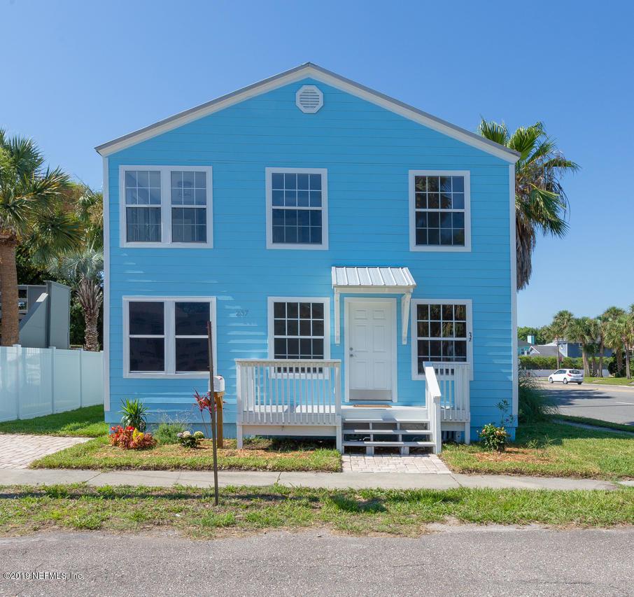 237 Oleander St - Photo 1