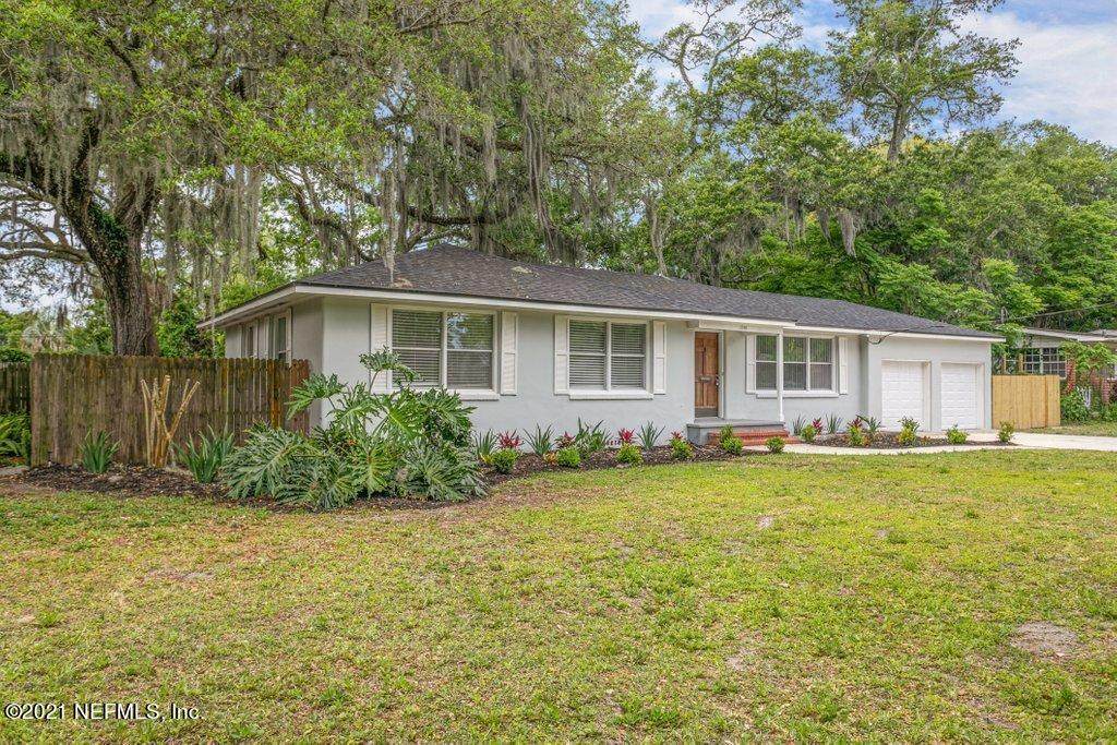 1356 Glengarry Rd - Photo 1