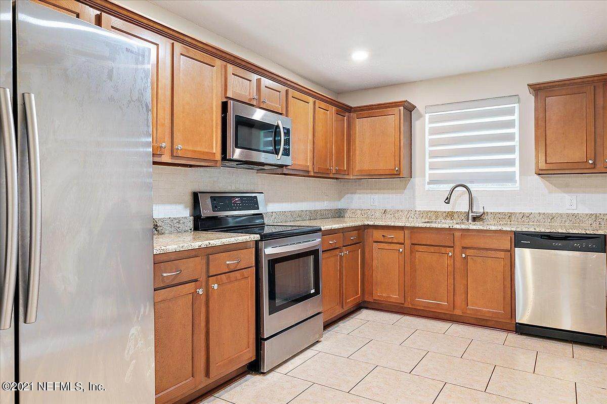 1403 Magnolia Cir - Photo 1