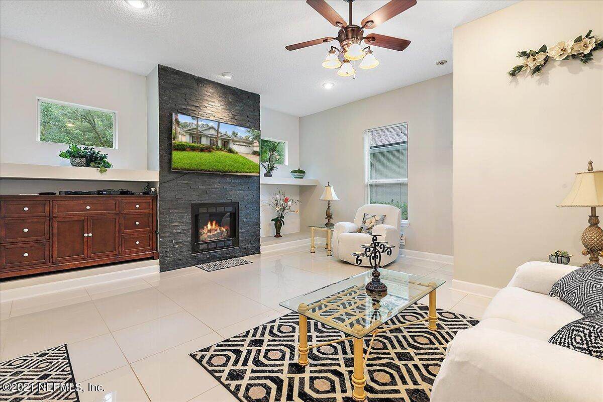 1312 Barrington Cir - Photo 1