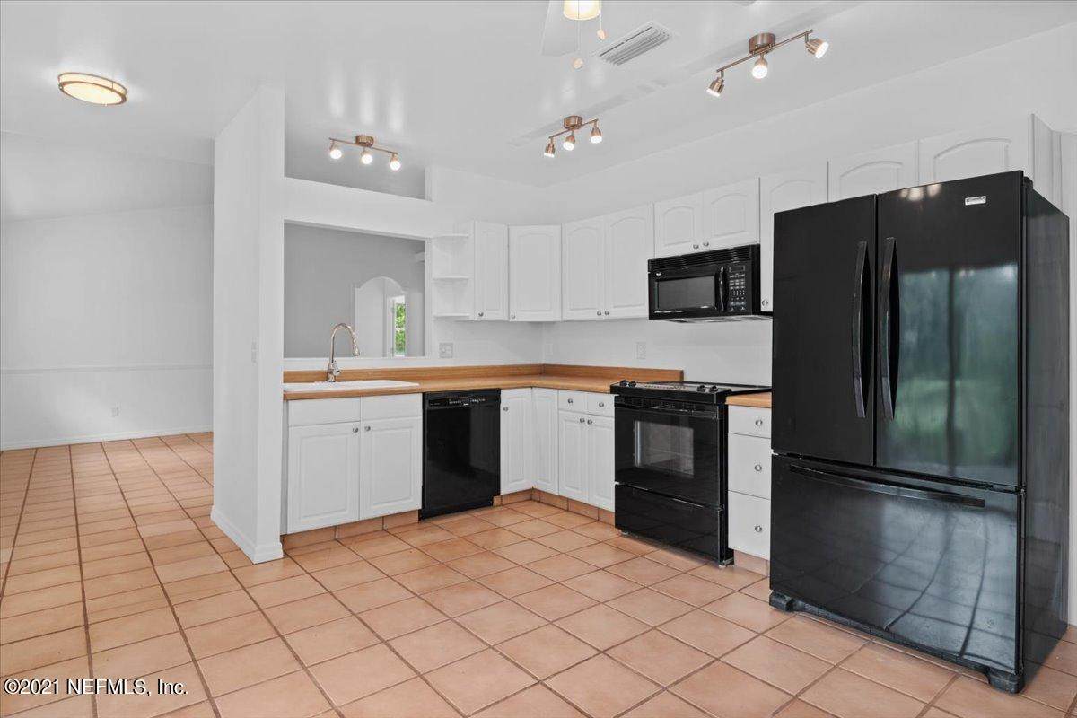 112 Weerts Rd - Photo 1