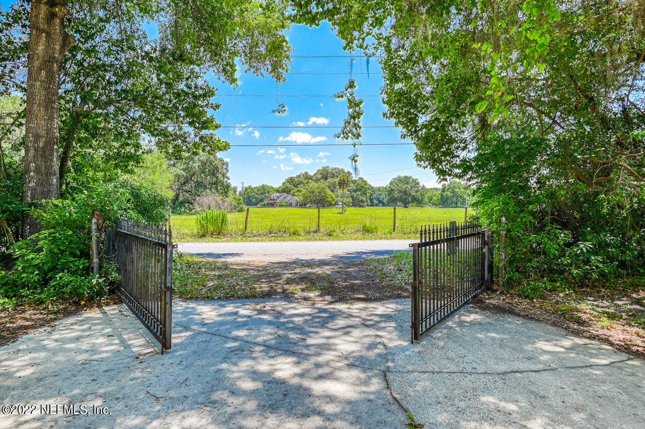 135 Radcliff Rd - Photo 1