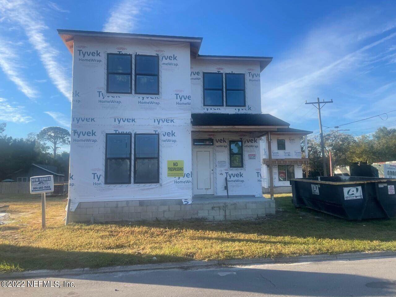 2970 College St - Photo 1