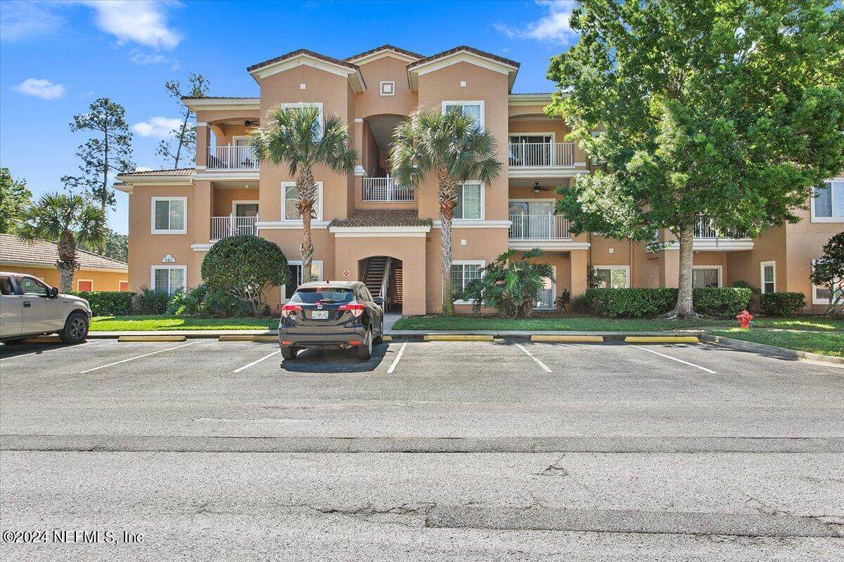 540 Florida Club Boulevard - Photo 1