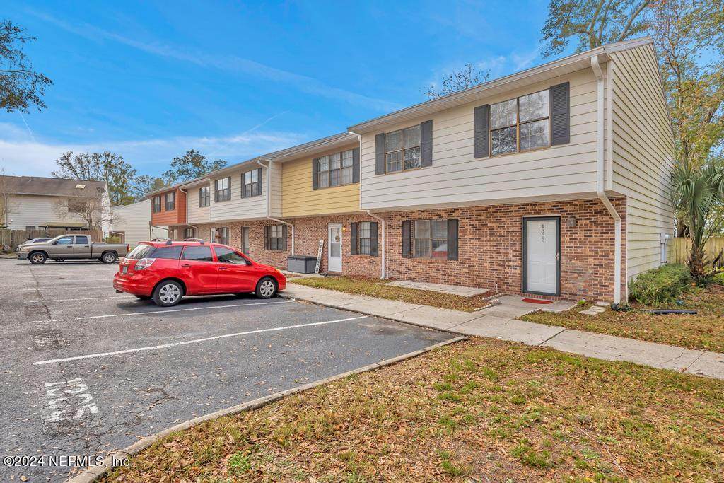 1305 Kettering Way - Photo 1