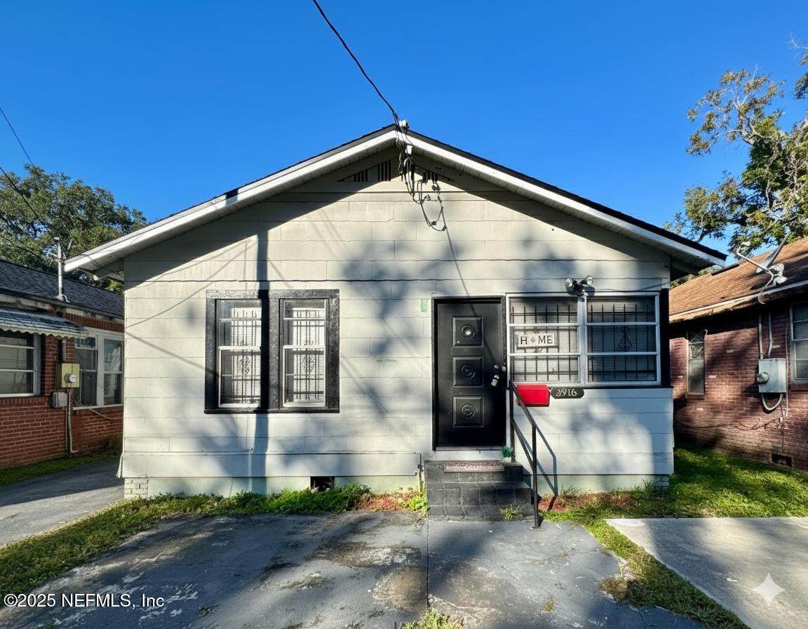 3916 Davis Street - Photo 1