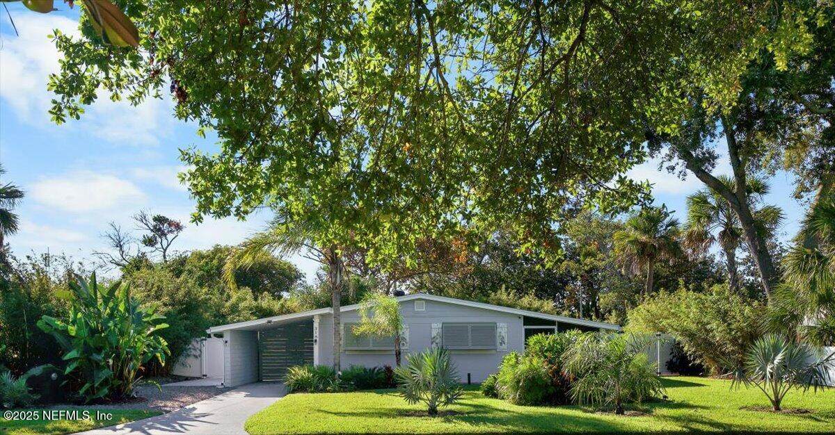 318 Royal Palms Drive - Photo 1