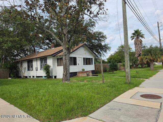 2923 5TH Street - Photo 1