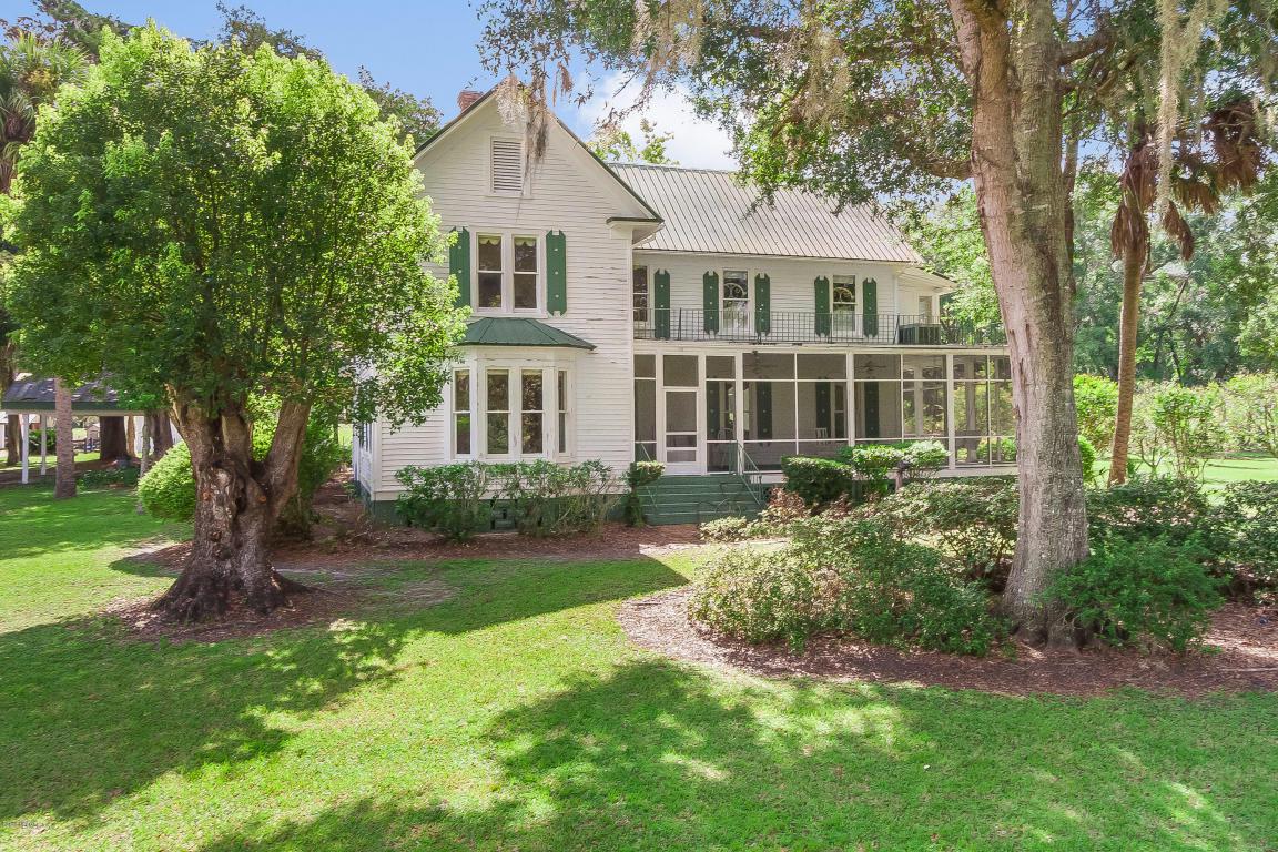 372 Sisco Rd - Photo 1