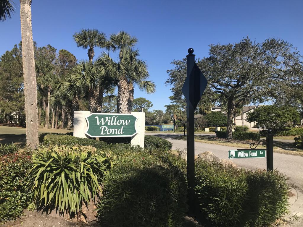 105 Willow Pond Ln - Photo 1