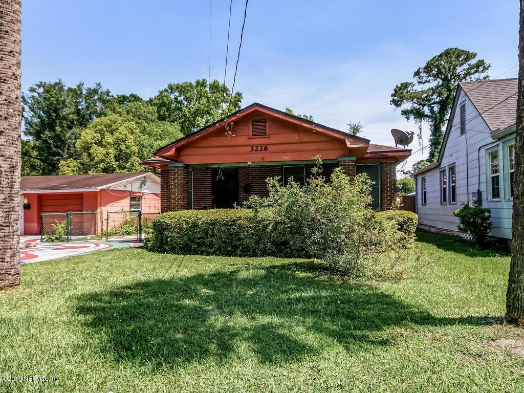 3226 Mayflower St - Photo 1
