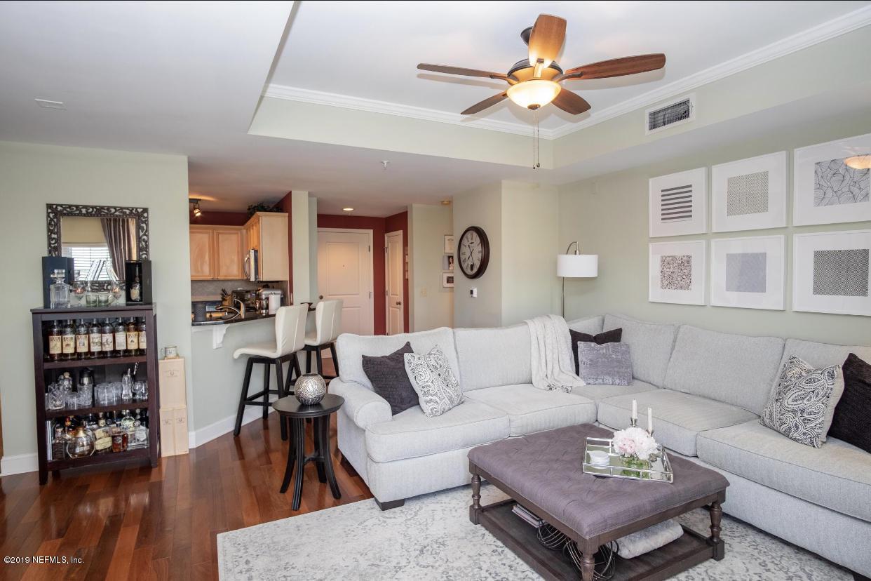 400 Bay St - Photo 1