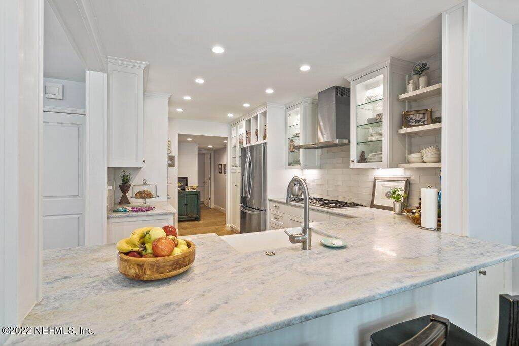 388 4TH St - Photo 1