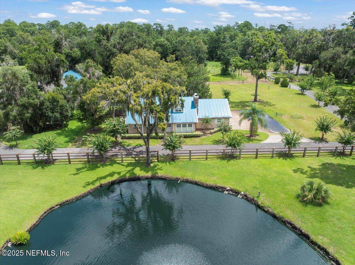 28-32 Roscoe Boulevard - Photo 1