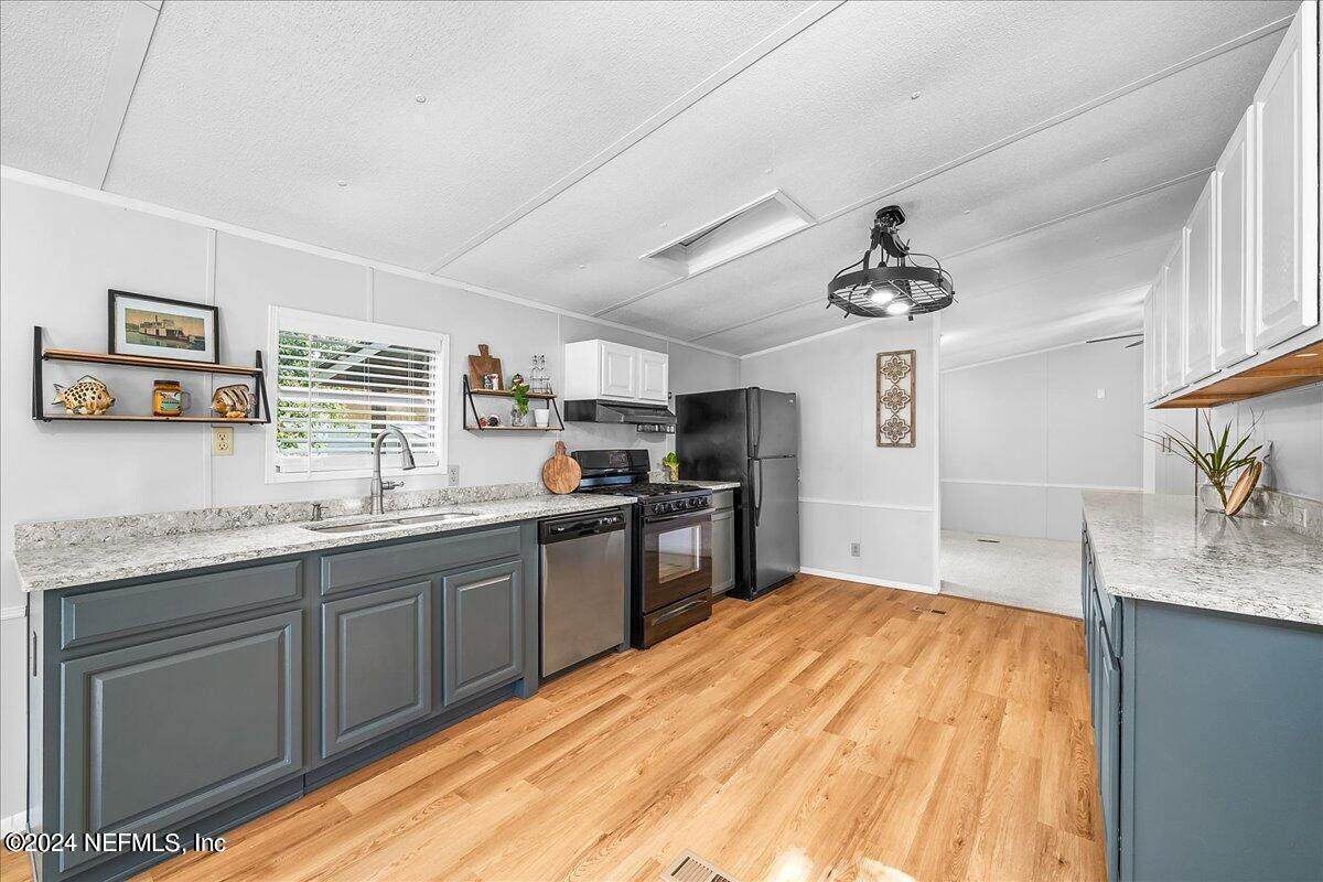 120 Pine Street - Photo 1