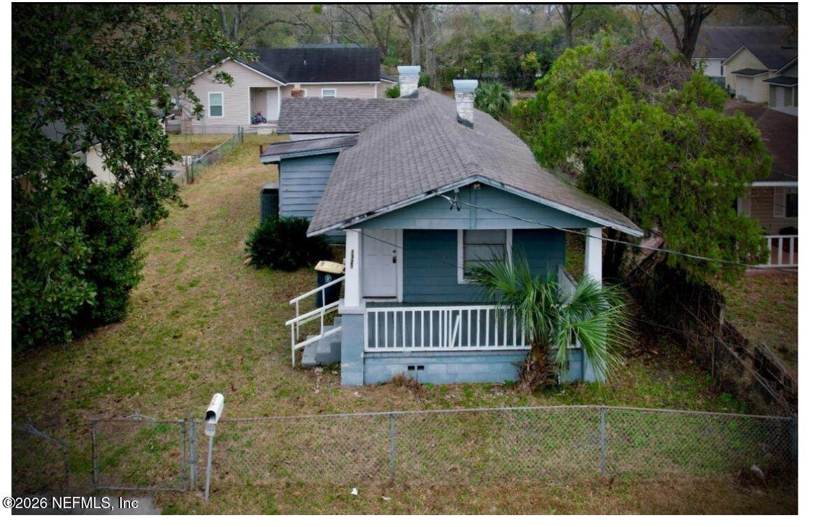 1325 Woods Street - Photo 1