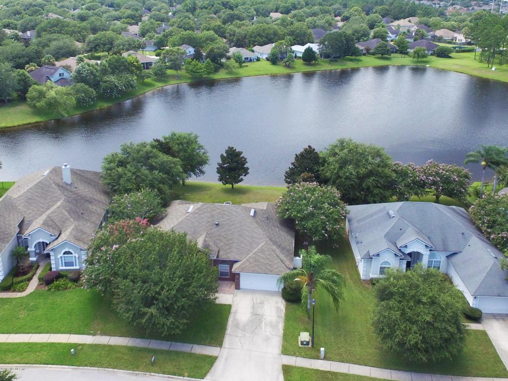549 Silverthorn Ln - Photo 1