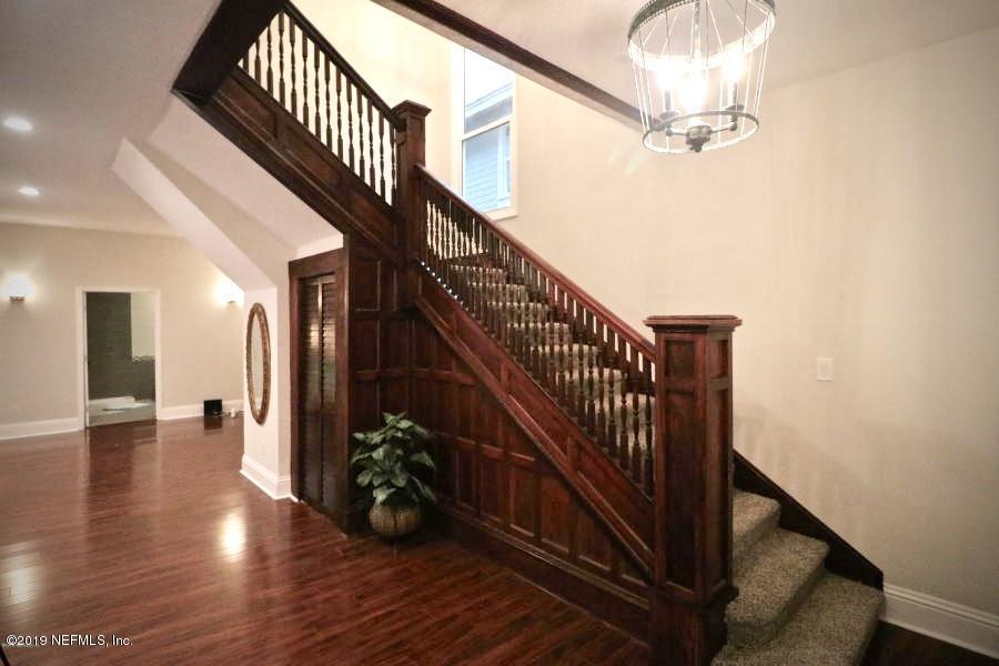1528 Walnut St - Photo 1