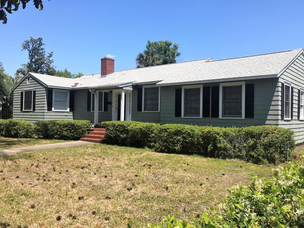 1433 Pinetree Rd - Photo 1