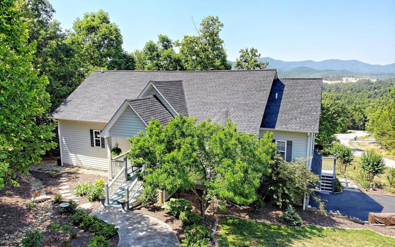 836 Summit Way - Photo 1