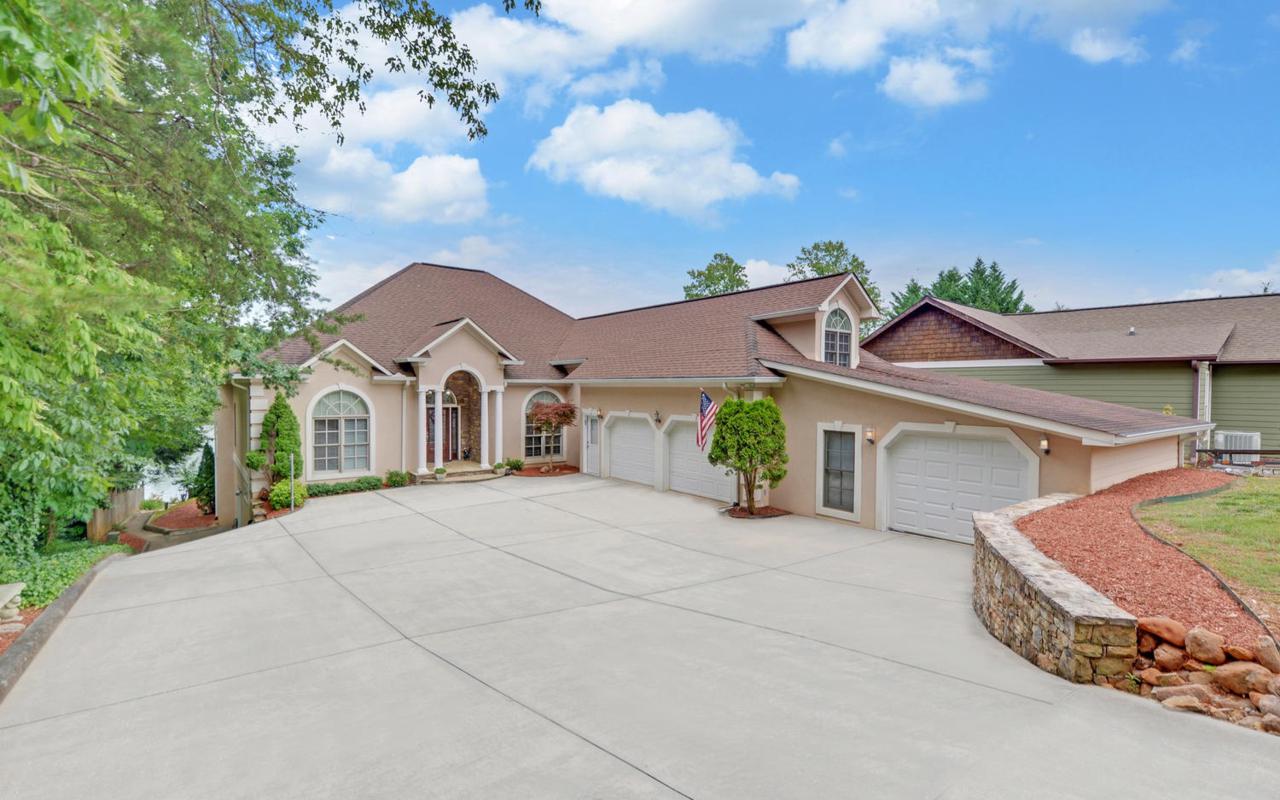 451 Oakmont Drive - Photo 1