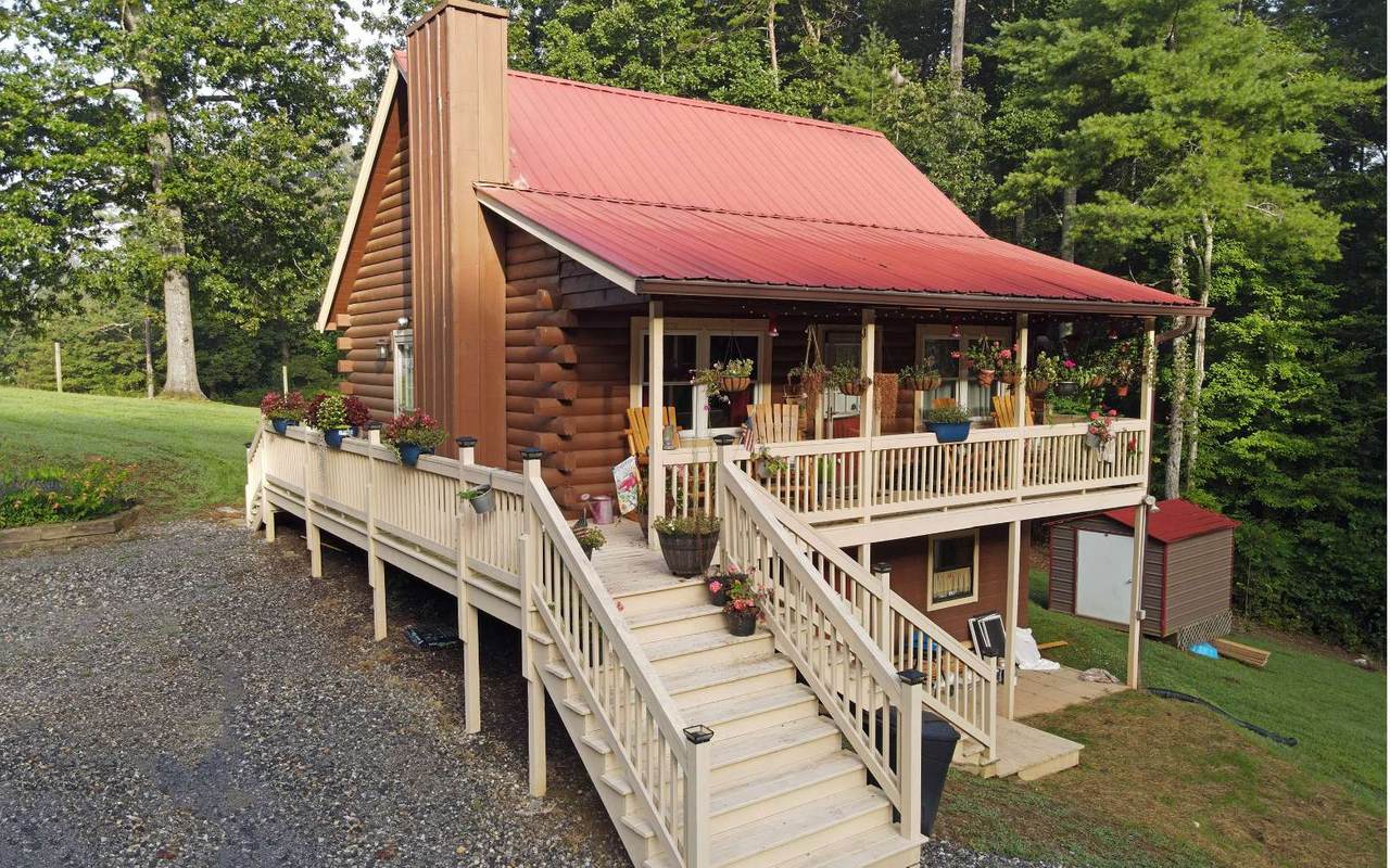 122 Treetop Lane - Photo 1