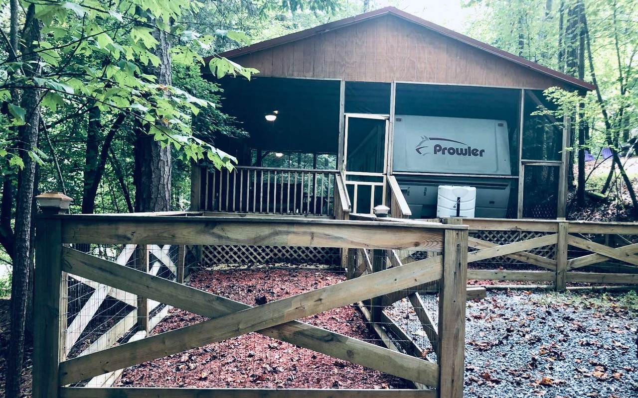 1095 Ogden Dr - Photo 1