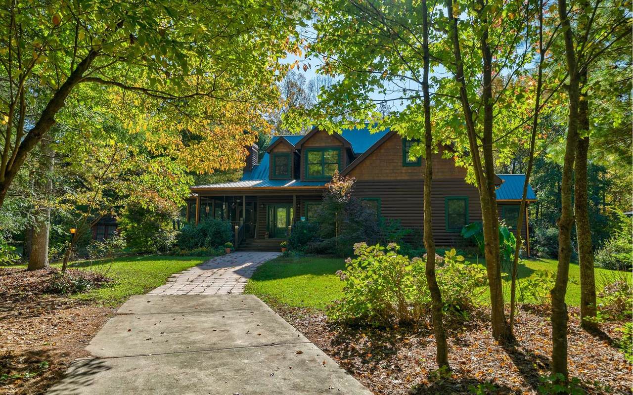 142 Creekview Drive - Photo 1