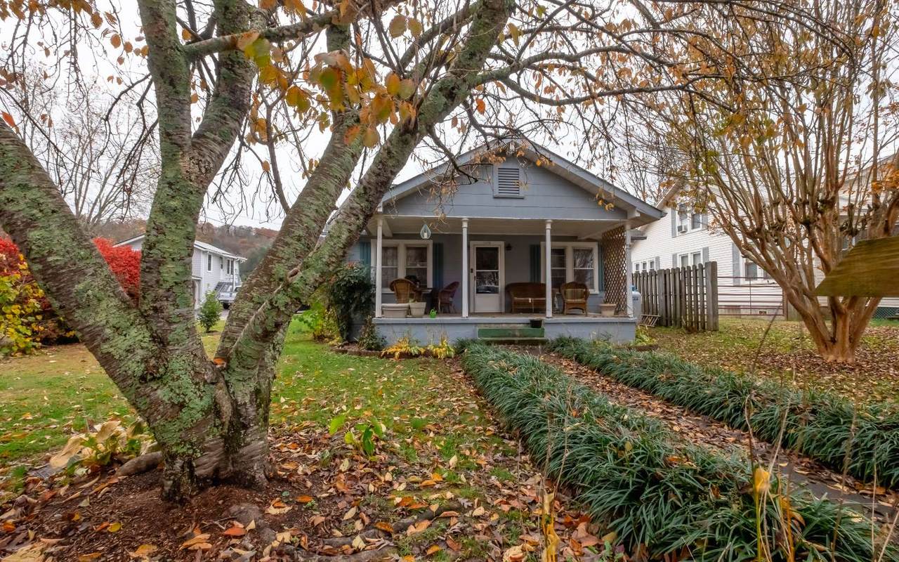 1074 Valley River Ave - Photo 1