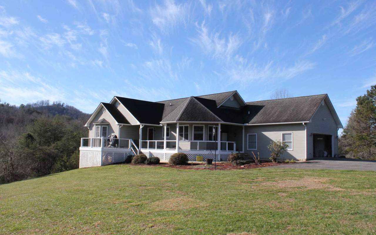 115 Riverbend Drive - Photo 1