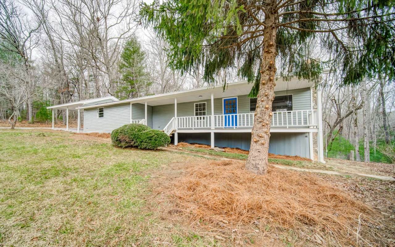 299 Leslie Drive - Photo 1