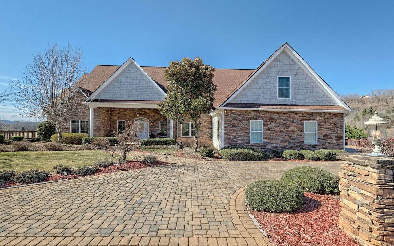 215 Meadow Ridge Drive - Photo 1