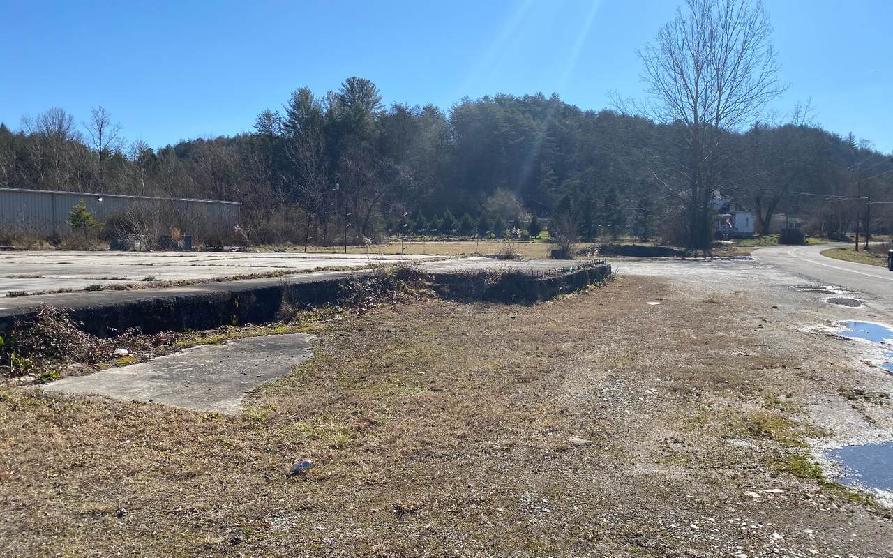 8510 Lakewood Hwy - Photo 1