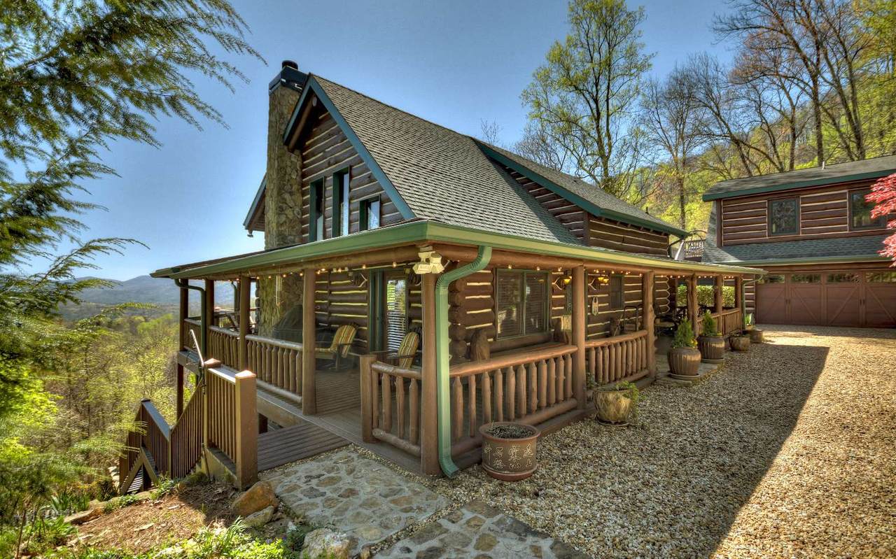 857 Lakeview Drive - Photo 1