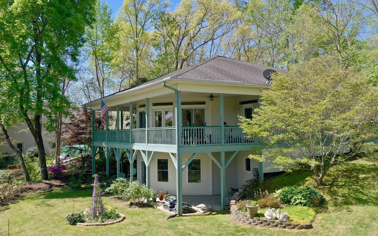 218 Lakeshore Dr - Photo 1