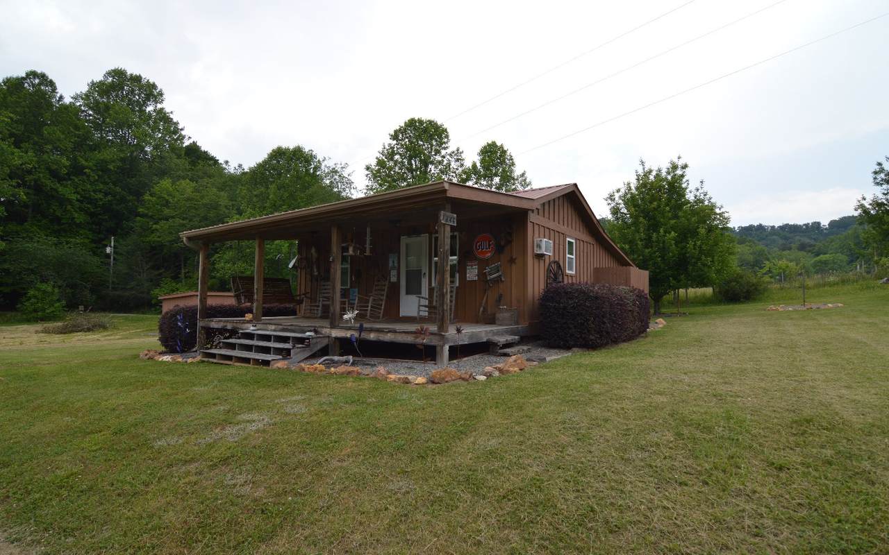 1444 Lawrence Smith Road - Photo 1