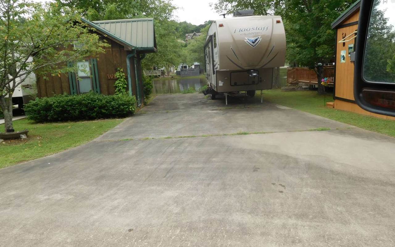 212 Vista Circle - Photo 1